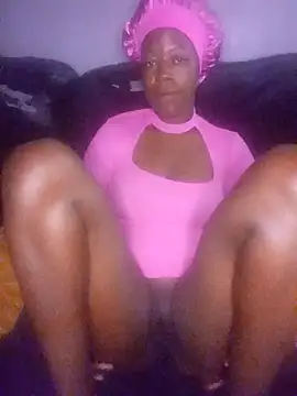 Snapshot of amarrabrown2024 chatting on 03.10.25 amarrabrown2024 online show from 03.10.25