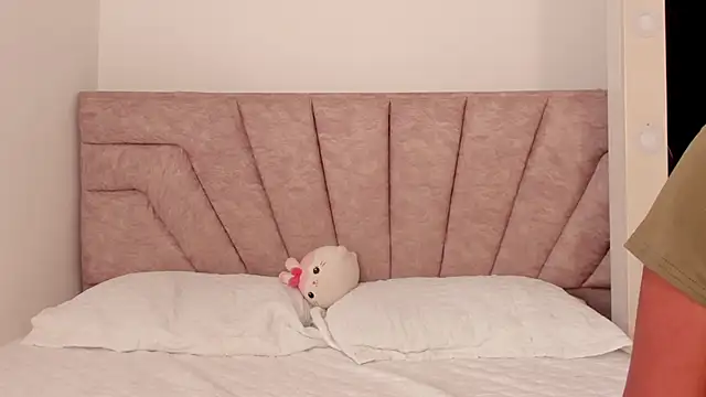 SavannahWildee online show from 11.03.25