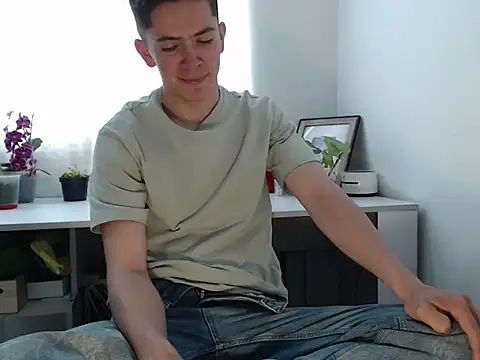 Snapshot of Eliantg chatting on 11.15.25 Eliantg online show from 11.15.25