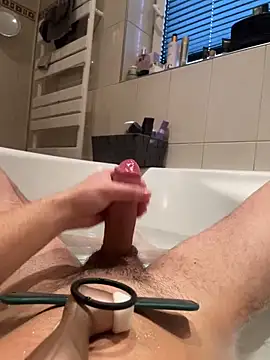 Snapshot of Bigdick0301 chatting on 12.28.24 Bigdick0301 online show from 12.28.24