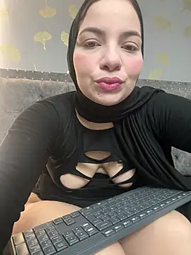 Layla kaderr online show from 05.21.26