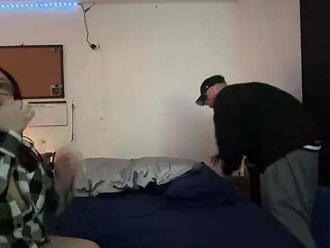 Snapshot of DaHomeEDubs chatting on 01.10.25 DaHomeEDubs online show from 01.10.25