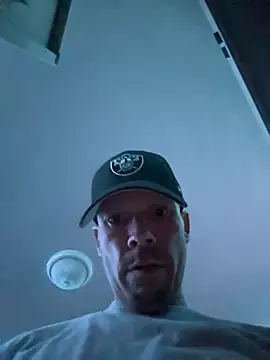 Snapshot of DaHomeEDubs chatting on 03.05.25 DaHomeEDubs online show from 03.05.25