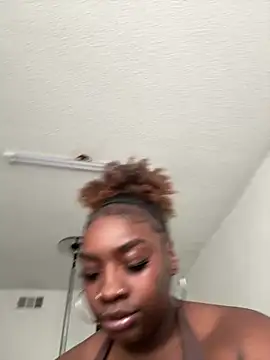 LillShayy online show from 02.10.26