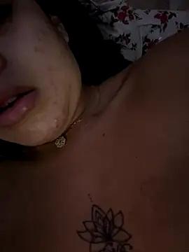 Snapshot of Avint-Perfeita chatting on 09.12.25 Avint-Perfeita online show from 09.12.25