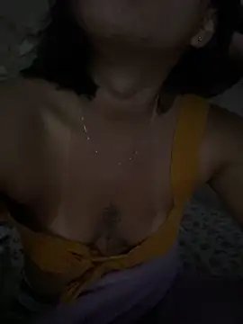 Snapshot of Avint-Perfeita chatting on 11.22.25 Avint-Perfeita online show from 11.22.25