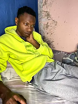 Snapshot of fireboyafrica chatting on 11.07.25 fireboyafrica online show from 11.07.25