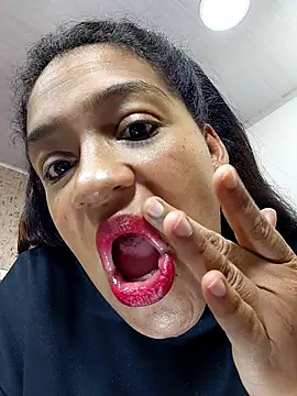 Michelle Brito1 online show from 10.23.25