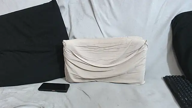 qustci-couple online show from 02.27.25