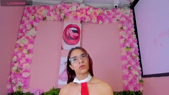 Snapshot of Scarlet_Red_ chatting on 03.16.25 Scarlet Red online show from 03.16.25