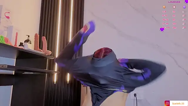 Scarlet Red  online show from 11.21.25