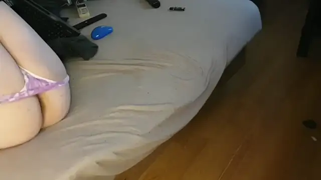 eblata04 online show from 10.25.25