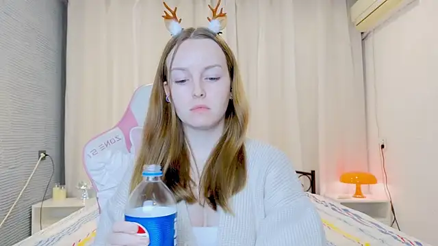 Snapshot of Wild__flowers chatting on 10.14.25 Wild flowers online show from 10.14.25