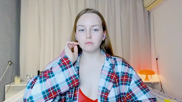 Snapshot of Wild__flowers chatting on 10.19.25 Wild flowers online show from 10.19.25