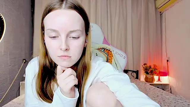 Snapshot of Wild__flowers chatting on 10.31.25 Wild flowers online show from 10.31.25