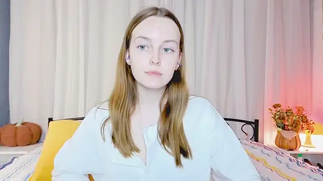 Snapshot of Wild__flowers chatting on 11.02.25 Wild flowers online show from 11.02.25