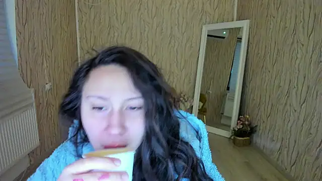 AishaRouhi online show from 01.15.25