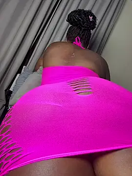 Hugemassivebootie online show from 07.19.26