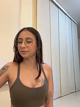 Snapshot of juanasnz99 chatting on 12.14.24 juanasnz99 online show from 12.14.24