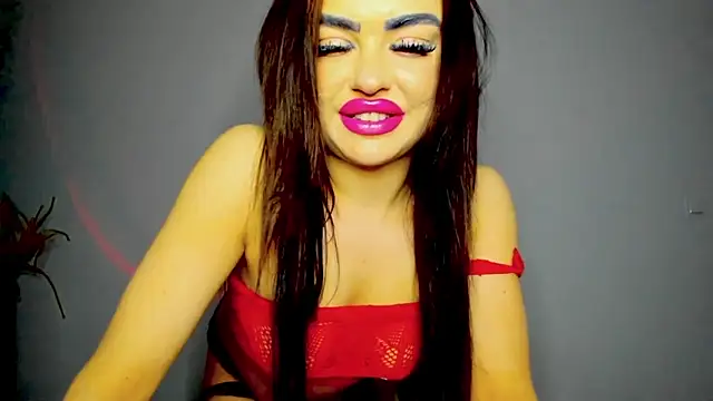 Snapshot of aishahottie chatting on 03.08.25 aishahottie online show from 03.08.25