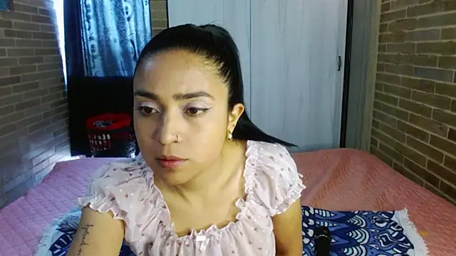 helenacyruss online show from 10.15.25