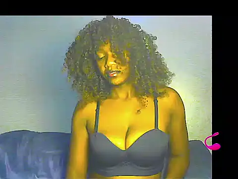 Snapshot of lilylovexx chatting on 02.12.26 lilylovexx online show from 02.12.26