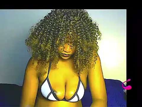 Snapshot of lilylovexx chatting on 02.15.26 lilylovexx online show from 02.15.26