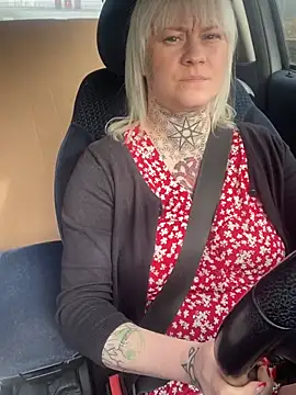 poussichienne online show from 02.26.26