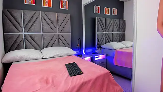 Laura Dicardy online show from 01.29.25