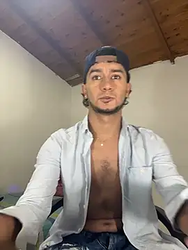 Snapshot of Kevin_Torres chatting on 03.26.26 Kevin Torres online show from 03.26.26