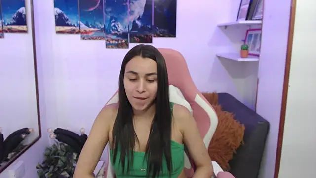 EmmaMyerss  online show from 02.06.25