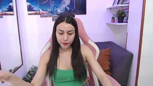 EmmaMyerss  online show from 03.20.25