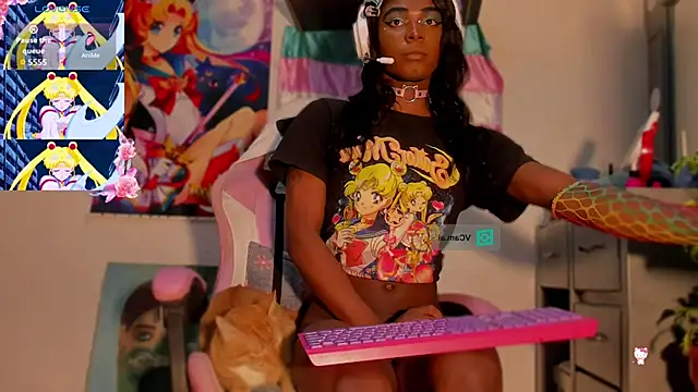 Effy Marinn online show from 09.18.25