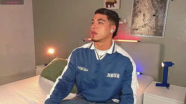 Snapshot of Ken-boy_ chatting on 09.27.25 Ken-boy online show from 09.27.25