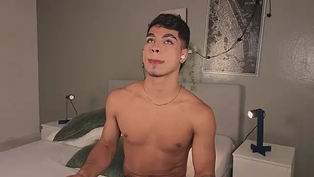 Snapshot of Ken-boy_ chatting on 10.07.25 Ken-boy online show from 10.07.25