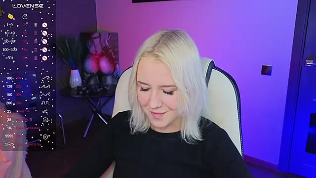 Snapshot of Selenatrend chatting on 10.01.25 Selenatrend online show from 10.01.25