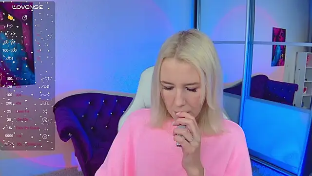 Snapshot of Selenatrend chatting on 10.08.25 Selenatrend online show from 10.08.25