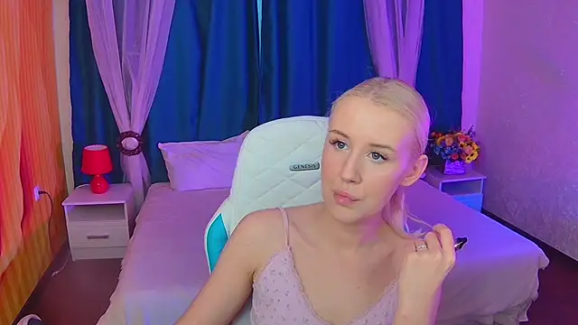 Snapshot of Selenatrend chatting on 10.09.25 Selenatrend online show from 10.09.25