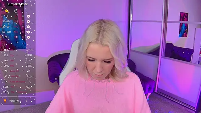 Snapshot of Selenatrend chatting on 10.14.25 Selenatrend online show from 10.14.25