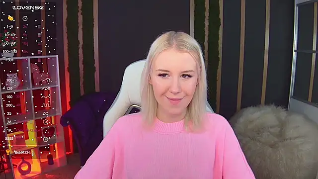 Snapshot of Selenatrend chatting on 11.08.25 Selenatrend online show from 11.08.25