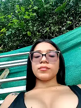 -VICKKY online show from 01.23.25