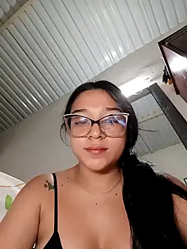 -VICKKY online show from 11.28.25