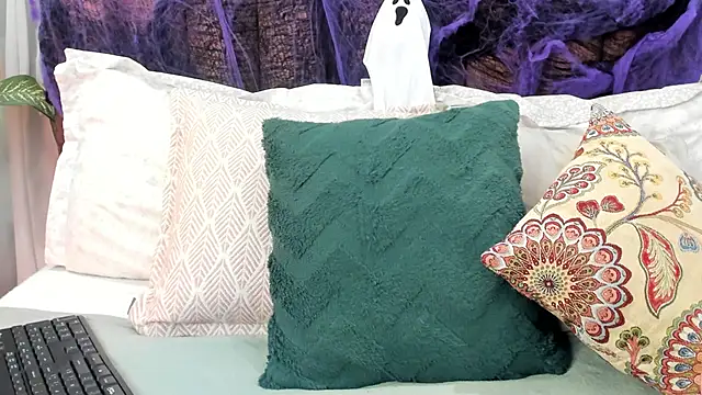 tiffany becker online show from 10.30.25