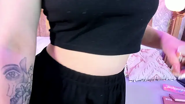 tiffany becker online show from 11.21.25