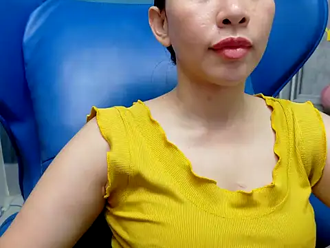 Snapshot of Cherry_6969 chatting on 10.31.25 Cherry 6969 online show from 10.31.25