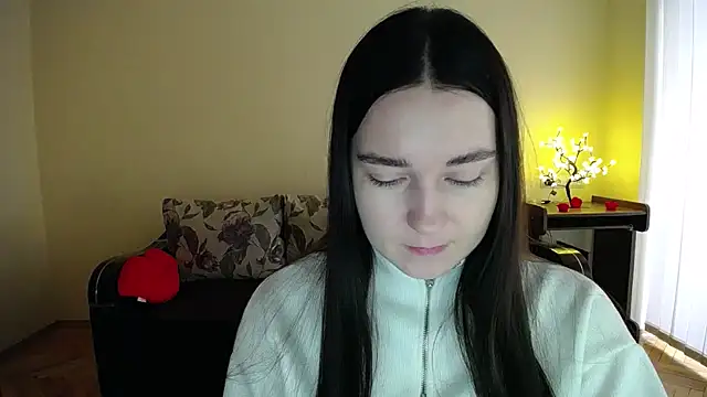 Snapshot of Pretty_shy chatting on 02.05.26 Pretty shy online show from 02.05.26