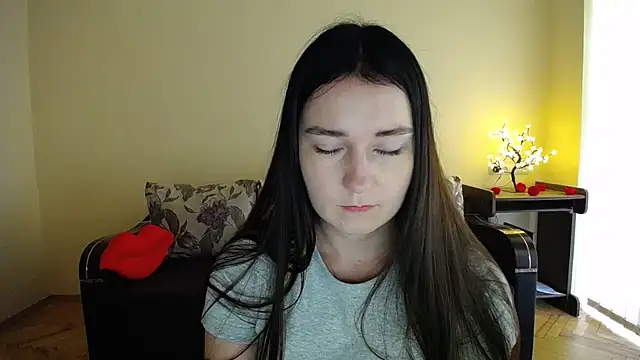 Snapshot of Pretty_shy chatting on 07.16.26 Pretty shy online show from 07.16.26