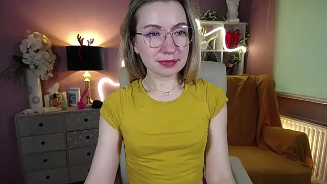 Snapshot of Mia_Tasty chatting on 12.29.24 Mia Tasty online show from 12.29.24