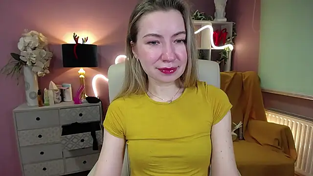 Snapshot of Mia_Tasty chatting on 12.31.24 Mia Tasty online show from 12.31.24