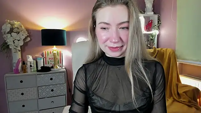 Snapshot of Mia_Tasty chatting on 01.31.25 Mia Tasty online show from 01.31.25